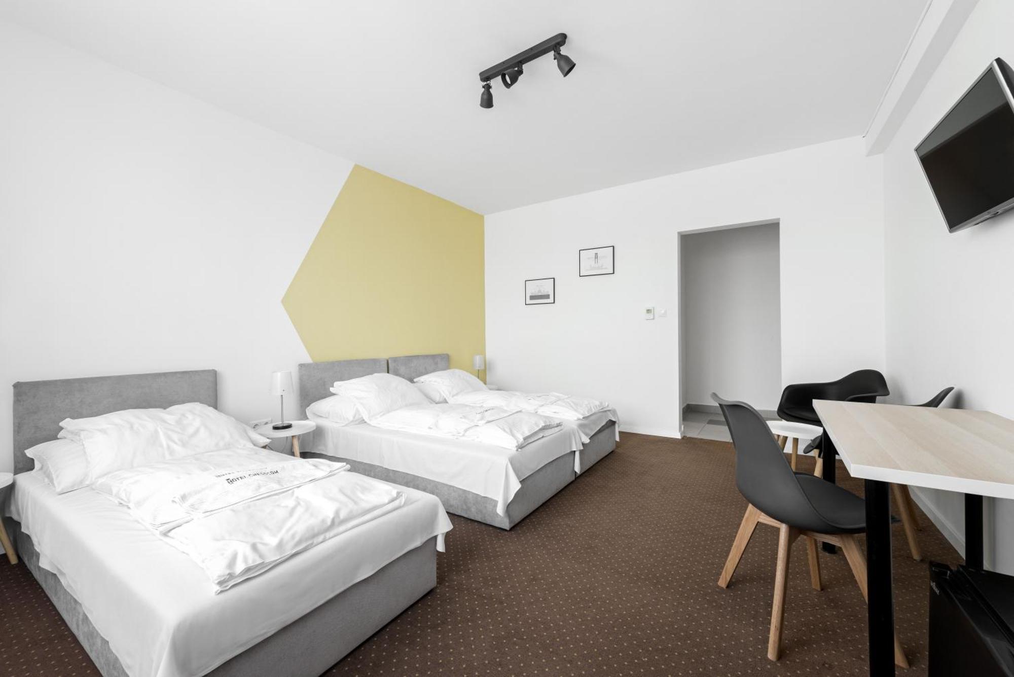 Triple Room,1216393219:JPEG